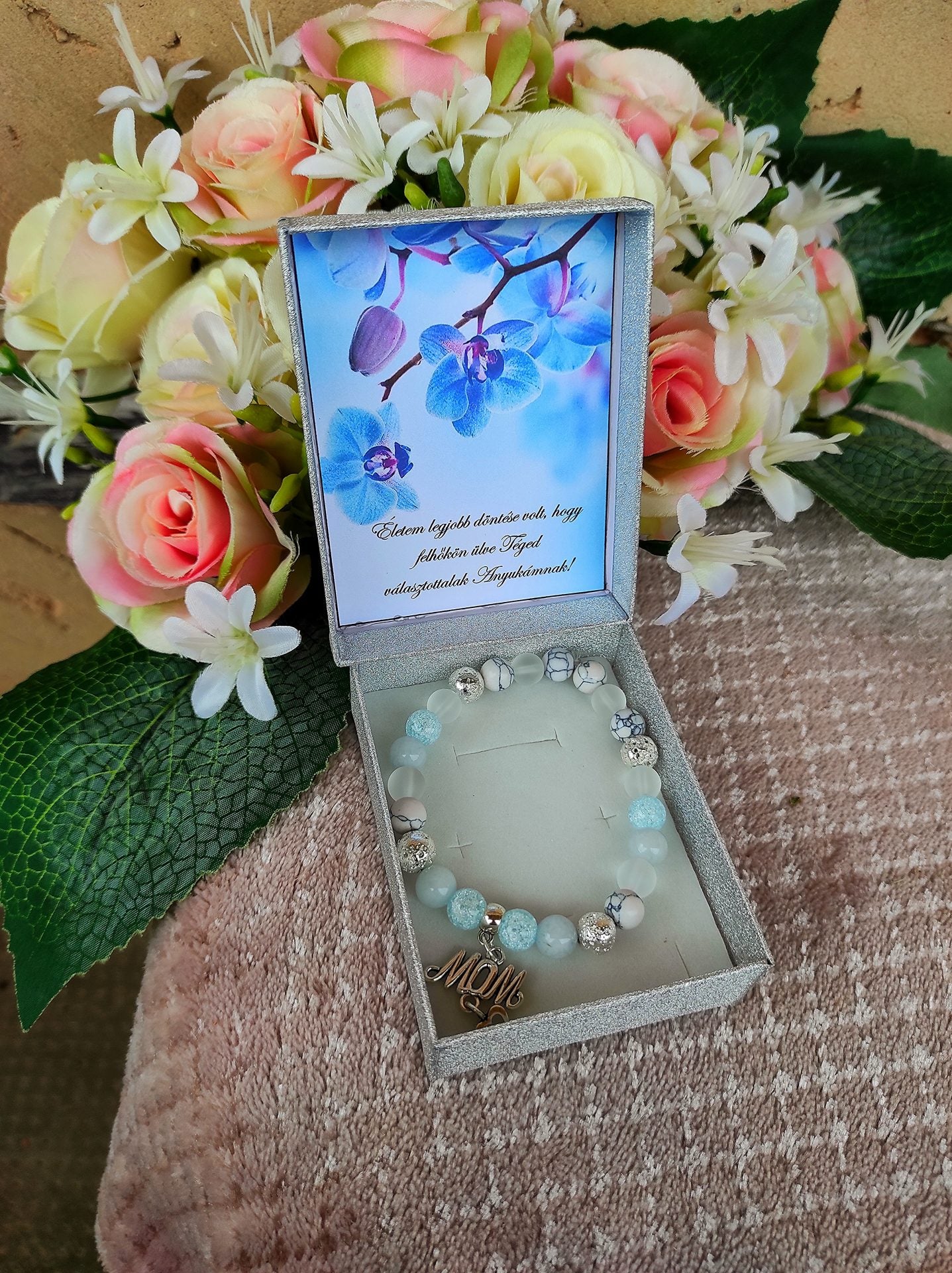 Köszönő ajándék anyának karkötő